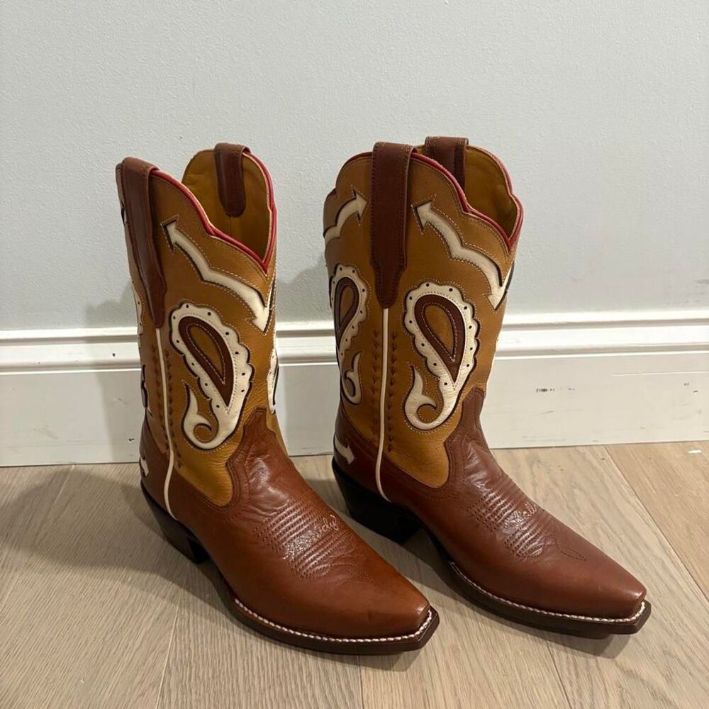 Tecovas Sadie vintage brown leather cowboy boots , size US 6